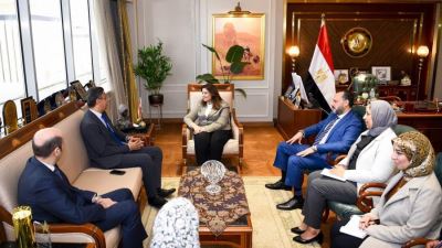 وزيرة الهجرة تستقبل رئيس البريد المصري لبحث استفادة المصريين بالخارج من الخدمات البريدية