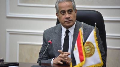 وزير العمل : الأحد المقبل إجازة مدفوعة الأجر للعاملين فى القطاع الخاص