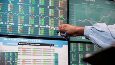 مؤشر قطاع البنوك يتجاوز مستويات 2500 نقطة ويرتفع 8.55% منذ بداية العام