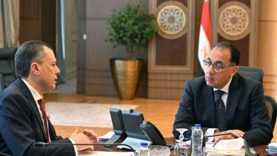  رئيس الوزراء يستعرض مع وزير السياحة جهود تنشيط القطاع