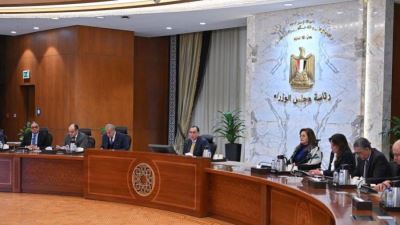 رئيس الوزراء : نتخذ  إجراءات  لضخ سيولة نقدية كبيرة في سوق النقد الأجنبي