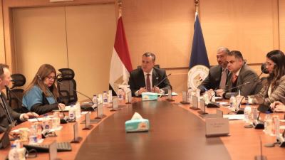 وزير السياحة والآثار يلتقي مع المدير التنفيذي لمكتب تمثيل بنك JPMorgan Chase في مصر