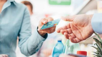 التجارى الدولى: 48% نموًا بمعدلات الإنفاق ببطاقات الخصم المباشر لـ56.77 مليار جنيه خلال 2023