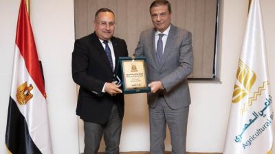 علاء فاروق يبحث مع رئيس جامعة الاسكندرية تعزيز التعاون في مجالات التنمية الزراعية واستصلاح الأراضي بالمناطق التنموية الجديدة 