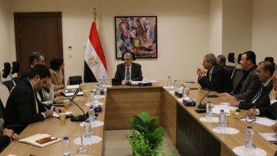 وزير الكهرباء والطاقة المتجددة يستقبل نائب رئيس بنك الاستثمار الأوروبي لمنطقة المشرق والوفد المرافق لها لبحث سبل دعم وتعزيز التعاون بين قطاع الكهرباء والبنك 