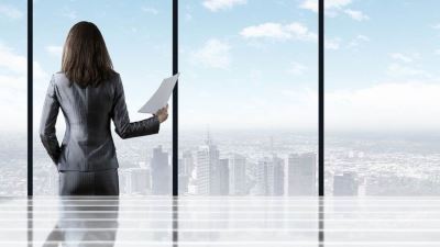 البنوك تتيح باقة من المنتجات المجانية احتفالًا باليوم العالمي للمرأة