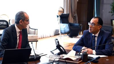 رئيس الوزراء يتابع مع وزير الاتصالات مستجدات بعض مشروعات الوزارة