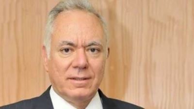 رواد البنوك  .. منير الزاهد صانع النجاحات 