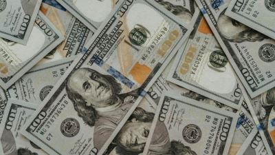 سعر الدولار اليوم الأحد 23 -6-2024 بمستهل التعاملات بالبنوك 