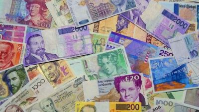 أسعار العملات اليوم الاثنين: ارتفاع اليورو والجنيه الإسترليني والفرنك السويسري