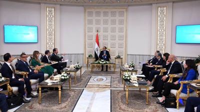 رئيس الوزراء يلتقي النائب الأول لرئيس البنك الأوروبي لإعادة الإعمار والتنمية بحضور محافظ المركزي