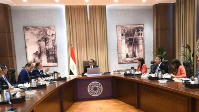 رئيس الوزراء يترأس الاجتماع الأول للمجموعة الوزارية الاقتصادية بحضور محافظ المركزي