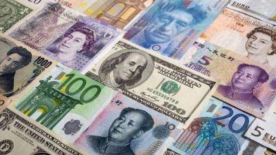 أسعار العملات اليوم الاثنين: ارتفاع اليورو والجنيه الإسترليني والريال السعودي