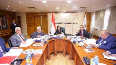  مايا مرسي تترأس أول اجتماع لمجلس إدارة بنك ناصر الاجتماعي بعد توليها وزارة التضامن الاجتماعي