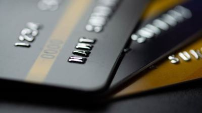 بطاقات Visa للخصم المُباشر من بنك QNB توفر خدمة SMART Delay للاستمتاع بوقت الانتظار في المطارات