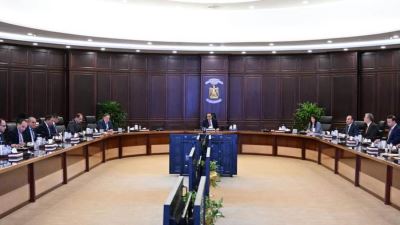 رئيس الوزراء ومحافظ المركزي يتابعان مستجدات موقف تنفيذ برنامج الطروحات الحكومية