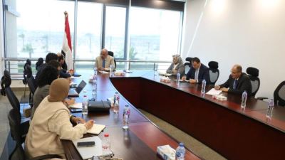 وزير الكهرباء والطاقة المتجددة يبحث مع وفد بنك الاستثمار الأوروبى دعم وتعزيز فرص التعاون فى مختلف المجالات