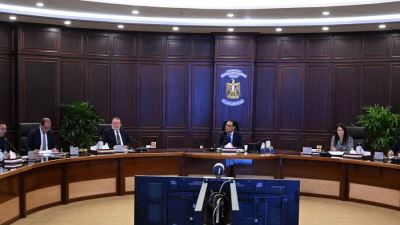 رئيس الوزراء يترأس اجتماع المجموعة الاقتصادية بحضور محافظ المركزي