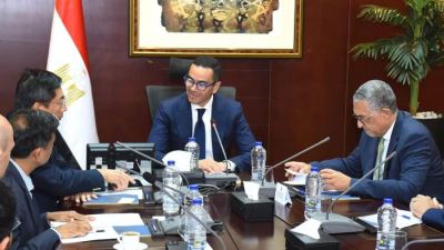 سفير جمهورية سنغافورة يُشيد بالإصلاحات الاقتصادية الجارية والبيئة الجاذبة للاستثمارات الأجنبية المباشرة بمصر