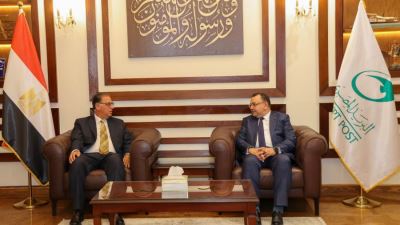 رئيس البريد يستقبل نائب وزير الخارجية للهجرة وشئون المصريين بالخارج لبحث سبل التعاون