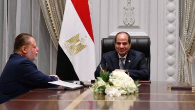 السيسي يجتمع بمحافظ البنك المركزي لمتابعة مؤشرات الوضع الاقتصادي