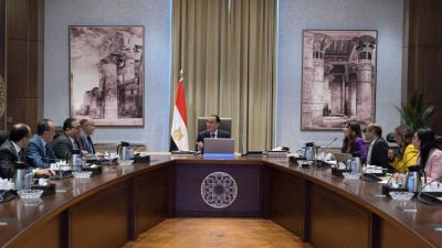 رئيس الوزراء يتابع جهود تطوير أداء سوق الأوراق المالية