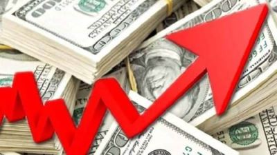 ارتفاع طفيف في أسعار الدولار عالمياً بعد الخفض الكبير للفائدة الأمريكية