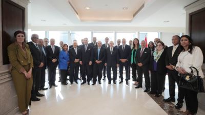 البنك الأهلي المصري يكرم " هشام عكاشه " وأعضاء مجلس الإدارة بمناسبة انتهاء مدتهم عام 2024