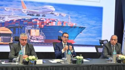 وزير الاستثمار: ندرس تشغيل فروع البنوك بالموانئ على مدار اليوم