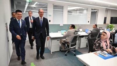 وزير تكنولوجيا المعلومات يفتتح مكتب هواوي الجديد في مصر
