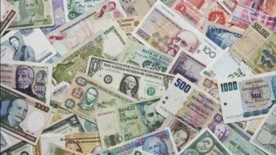 أسعار العملات اليوم الأحد 27-10-2024.. ارتفاع اليورو واستقرار الريال والدرهم