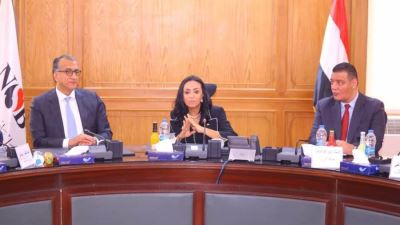 وزيرة التضامن تبحث مع رؤساء القطاعات ببنك ناصر خطط تطويره