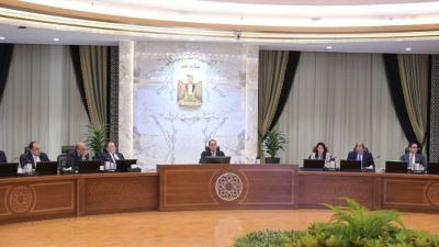 رئيس الوزراء يترأس اجتماع لجنة الطروحات الحكومية لمتابعة موقف طرح الشركات المستهدفة بحضور محافظ المركزي