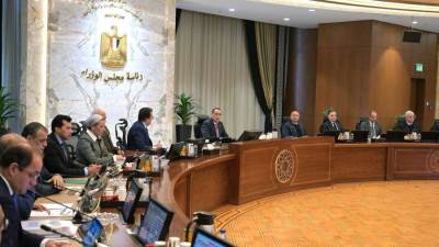 رئيس الوزراء: توجيهات رئاسية بتعزيز التنسيق بين البنك المركزي ووزارة المالية لتحقيق الاستقرار الاقتصادي