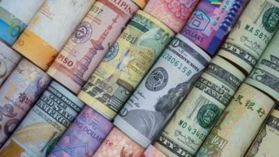 أسعار العملات اليوم الاثنين: تراجع اليورو والجنيه الإسترليني والريال السعودي