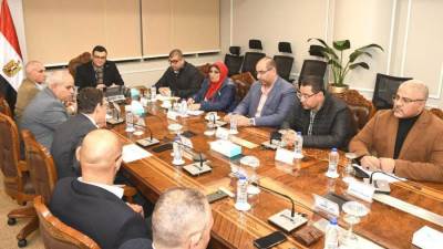 وزير الإسكان وحسن غانم يستعرضان ملفات العمل وأوجه التعاون بين الوزارة وبنك التعمير والإسكان