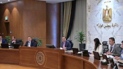 رئيس الوزراء يترأس اجتماع المجموعة الوزارية الاقتصادية بحضور محافظ البنك المركزي