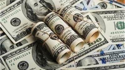 الدولار يرتفع أمام الجنيه خلال تعاملات اليوم ليسجل أعلى سعر للبيع 51.76 جنيه