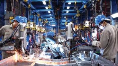 الصناعة: 30 مليار جنيه تسهيلات تمويلية بفائدة 15% بالمرحلة الأولى من مبادرة تمويل القطاعات الصناعية