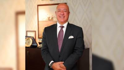 “يحيي أبو الفتوح”: البنك الأهلي المصري يدعم الصناعة ويضمن توافر العملة الأجنبية.. والتصدير أولوية وطنية