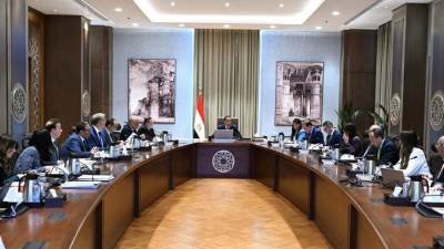 رئيس الوزراء يتابع مستجدات الموقف الحالي لبرنامج الطروحات الحكومية بحضور محافظ المركزي