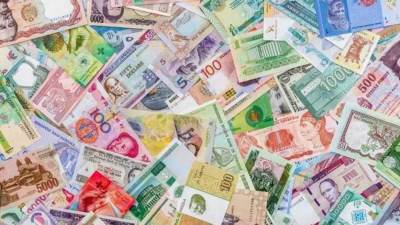 أسعار العملات اليوم الثلاثاء: تراجع اليورو والجنيه الاسترليني والريال السعودي