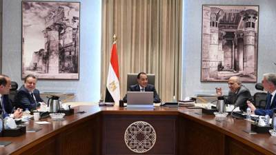 رئيس الوزراء يشيد بالتنسيق بين الحكومة والبنك المركزي خاصة في تدبير المكون الدولاري