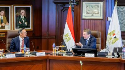 حسن عبدالله يلتقي رئيس البنك الصناعي والتجاري الصيني لبحث التعاون المشترك 