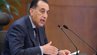 رئيس الوزراء: تنسيق بين محافظ البنك المركزي ووزير المالية لزيادة المخزون الاستراتيجي من السلع المختلفة