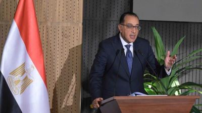 رئيس الوزراء: نعمل على خفض أسعار السلع الاستراتيجية خاصة مع تراجع سعر الدولار 