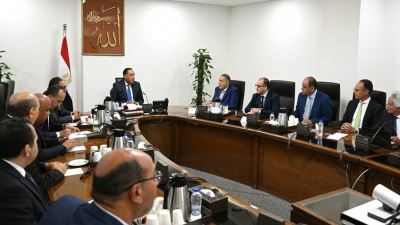 رئيس الوزراء: يجب أن يشهد المواطن انخفاضا في أسعار السلع خاصة مع تراجع سعر الدولار مقابل الجنيه