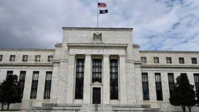 الفيدرالي الأمريكي  يُبقي على أسعار الفائدة دون تغيير للمرة الخامسة في 2025 وسط ضغوط من البيت الأبيض