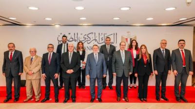 محافظ المركزي ووزير التعليم العالي يوقعان بروتوكولي تعاون لتوفير منح جامعية للطلاب المتفوقين غير القادرين ومنح للطلاب المتضررين من توقف برنامج المعونة الأمريكية