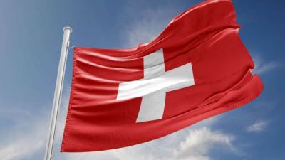 الرسوم الأميركية تدفع الاقتصاد السويسري إلى أول انكماش منذ عام 2023